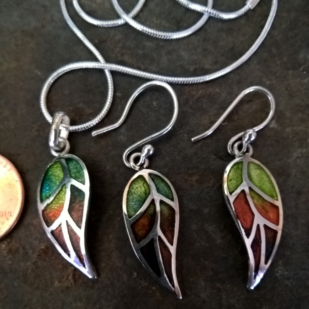FINE 3 PC. SET OF NECKLACE AND EARRINGS, NEW